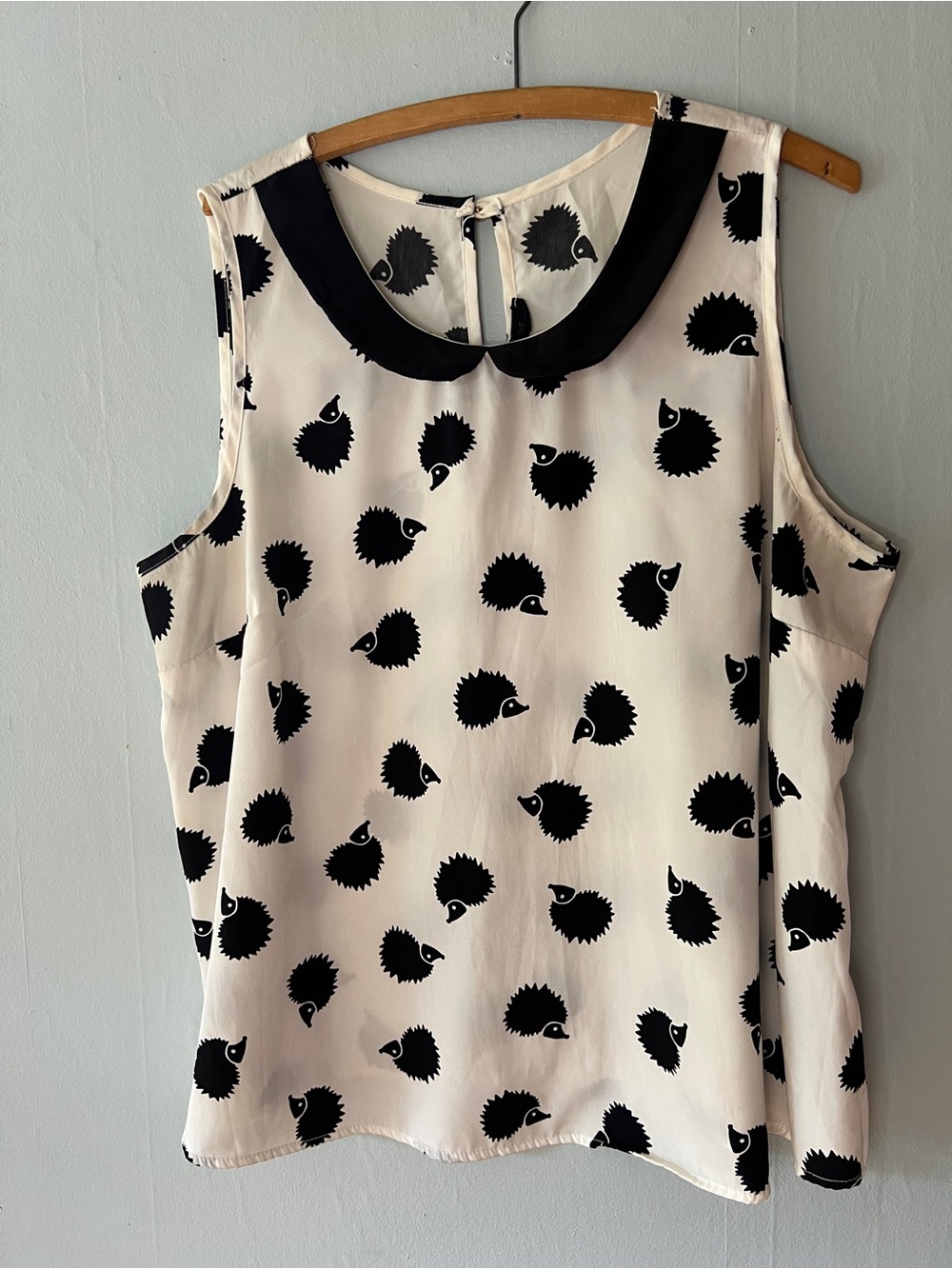 Peach Love California Black & Cream Hedgehog Print Sleeveless Blouse